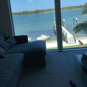 Meet your Posher, Ally